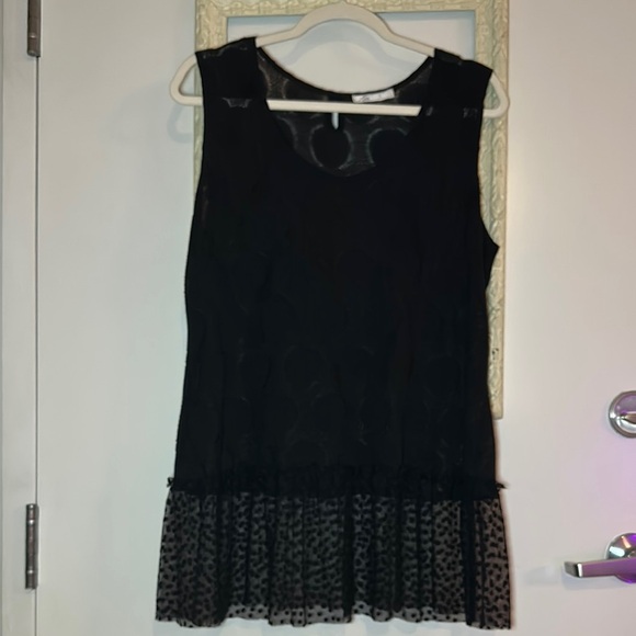 ZOÉ | Black Sleeveless Top with Sheer Hem - Picture 2 of 12